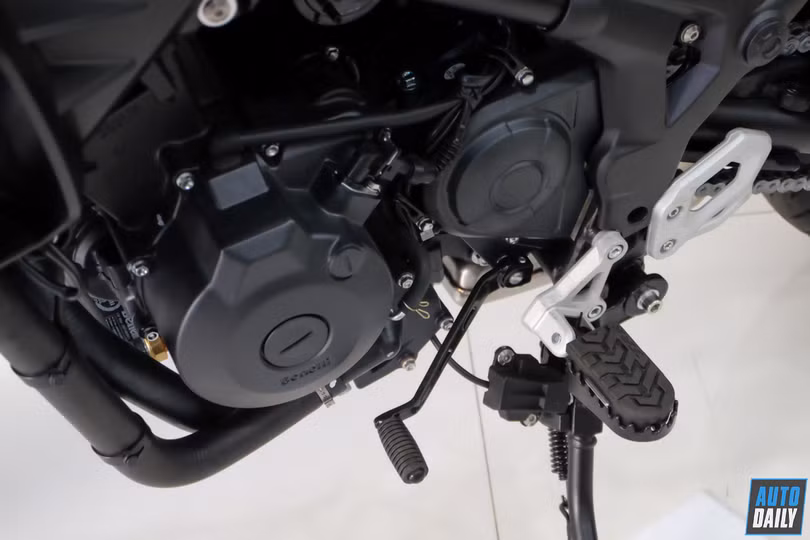 Cận cảnh Benelli TRK 502 2020 đầu tiên tại Việt Nam