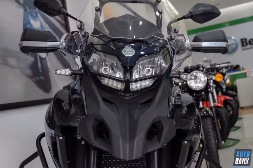Cận cảnh Benelli TRK 502 2020 đầu tiên tại Việt Nam