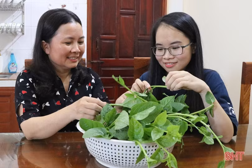 Cô gái chuyên Văn giành điểm 10 môn Toán muốn làm chiến sỹ an ninh