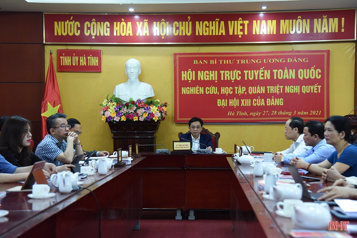 Cán bộ cốt cán Hà Tĩnh tham gia hội nghị trực tuyến toàn quốc triển khai Nghị quyết Đại hội XIII của Đảng