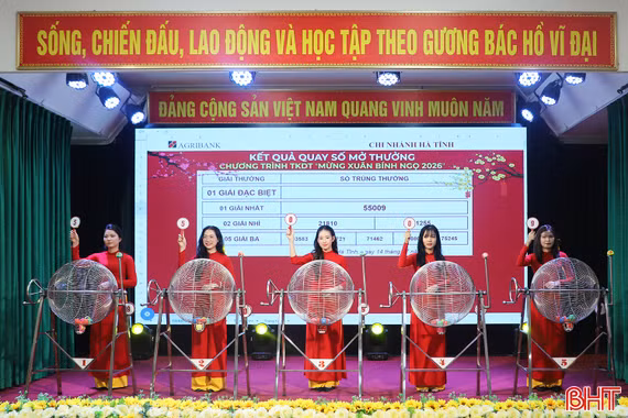 Agribank Chi nhánh Hà Tĩnh xác định chủ nhân giải thưởng ô tô VinFast VF7 Eco