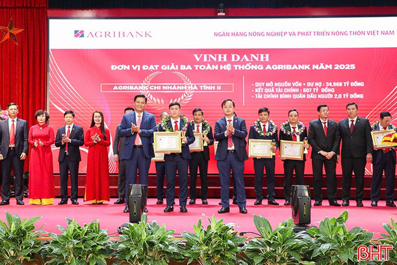 Agribank Hà Tĩnh II được vinh danh đơn vị xuất sắc - đạt giải ba toàn hệ thống