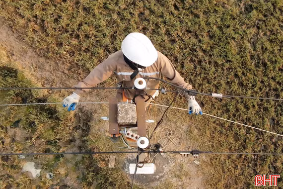 Gấp rút đưa dự án lưới điện về đích, "giải bài toán" phụ tải mùa nắng nóng