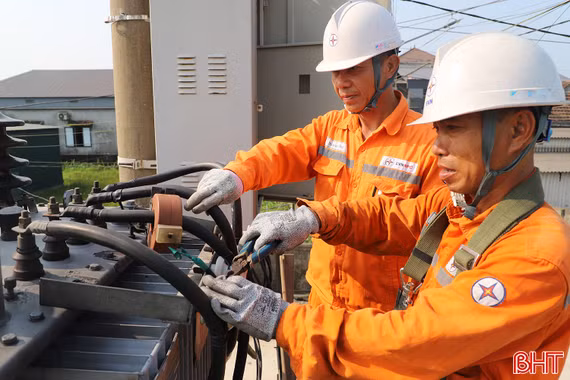 Nắng nóng cao điểm, lượng điện tiêu thụ ở Hà Tĩnh tăng hơn 50%