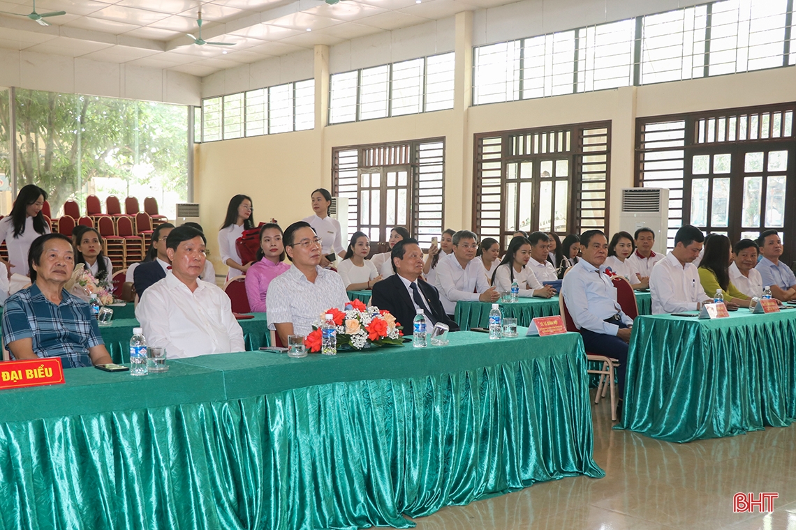 Công bố quyết định bổ nhiệm Hiệu trưởng Trường Cao đẳng Nguyễn Du