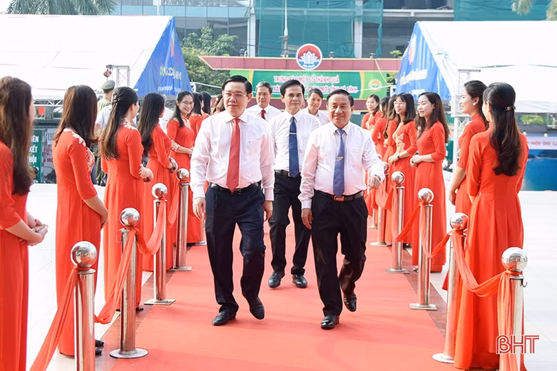 Phó Thủ tướng Vương Đình Huệ dự Hội nghị Tổng kết 10 năm xây dựng nông thôn mới Hà Tĩnh