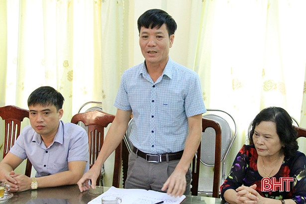 Hội đồng hương tại Vũng Tàu trao tặng hộ nghèo Nghi Xuân 350 triệu đồng làm nhà ở