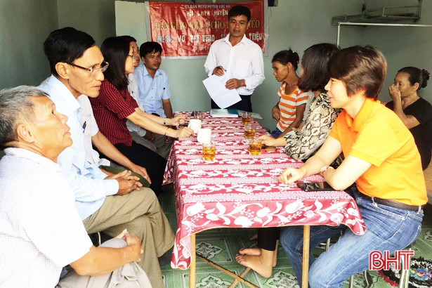 Lộc Hà bàn giao nhà tình thương cho hộ nghèo