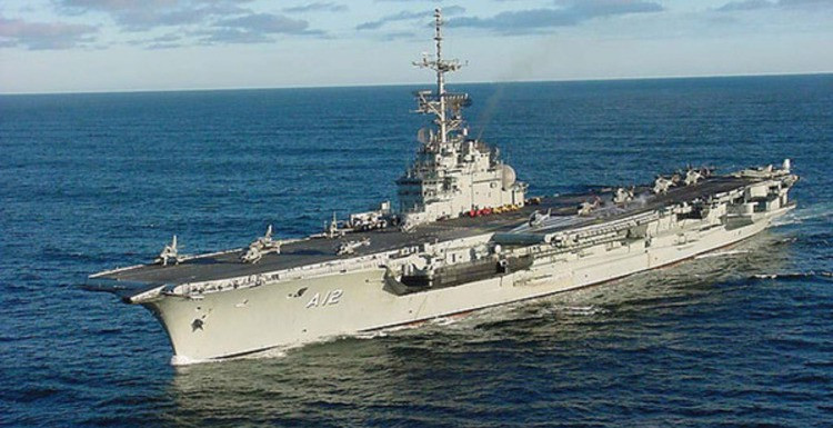 Brazil bán thanh lý tàu sân bay cực mạnh với giá chỉ... 1,275 triệu USD