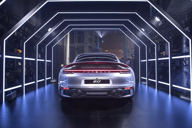 Porsche 911 Carrera thế hệ mới ra mắt tại Việt Nam, giá từ 7,65 tỷ đồng