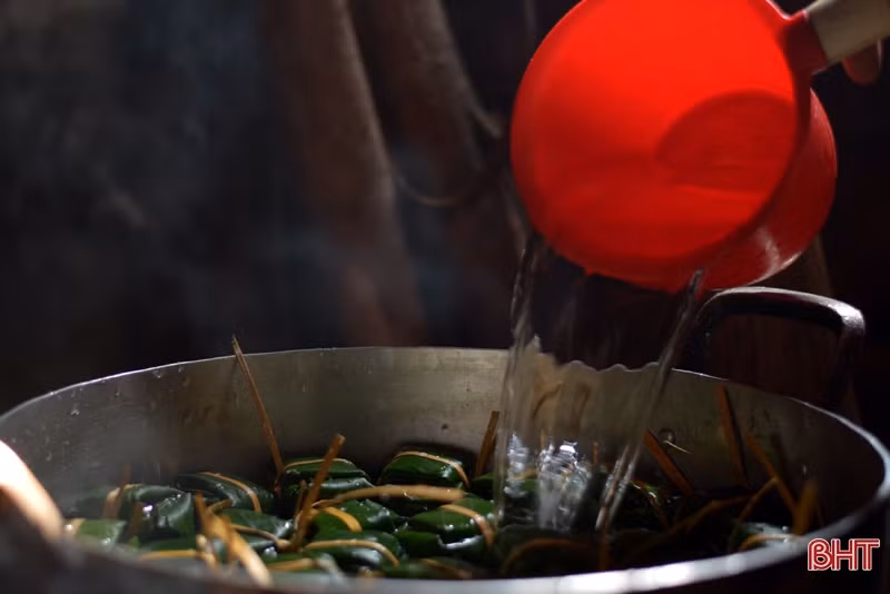 “Bánh tày Voi” - đặc sản nhất định phải ăn khi về Kỳ Anh