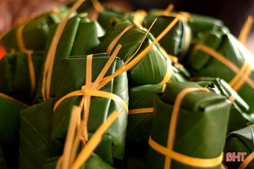 “Bánh tày Voi” - đặc sản nhất định phải ăn khi về Kỳ Anh