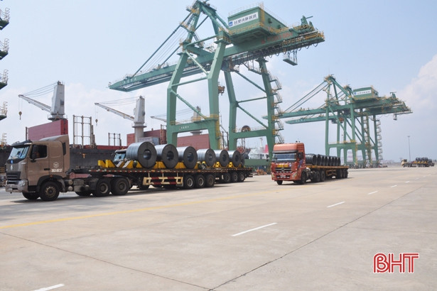 Đoàn công tác tỉnh Nakhonphanom (Thái Lan) tham quan Khu Kinh tế Vũng Áng