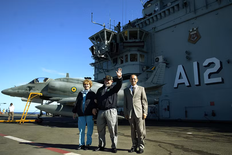 Brazil bán thanh lý tàu sân bay cực mạnh với giá chỉ... 1,275 triệu USD