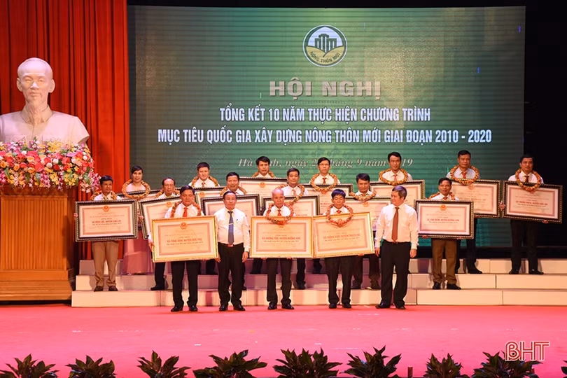 Phó Thủ tướng Vương Đình Huệ dự Hội nghị Tổng kết 10 năm xây dựng nông thôn mới Hà Tĩnh