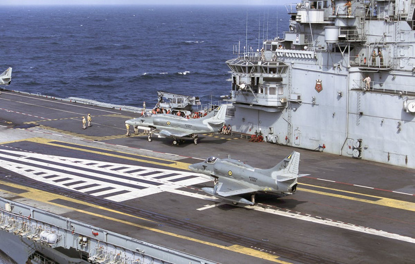 Brazil bán thanh lý tàu sân bay cực mạnh với giá chỉ... 1,275 triệu USD