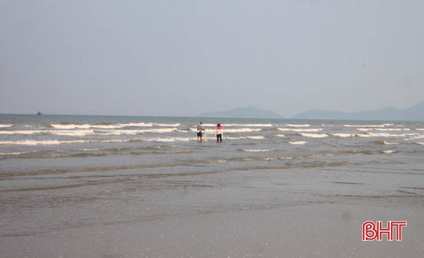 Biển Lộc Hà không còn hiện tượng cá chết dạt vào bờ