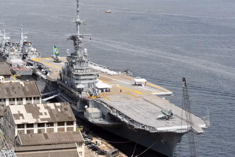 Brazil bán thanh lý tàu sân bay cực mạnh với giá chỉ... 1,275 triệu USD