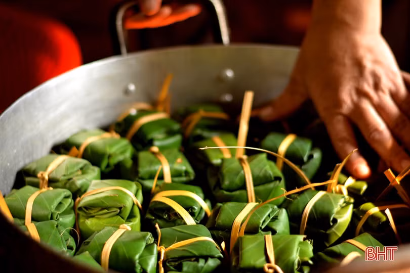 “Bánh tày Voi” - đặc sản nhất định phải ăn khi về Kỳ Anh