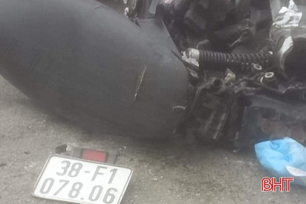 Va chạm với xe tải, một người đàn ông tử vong thương tâm