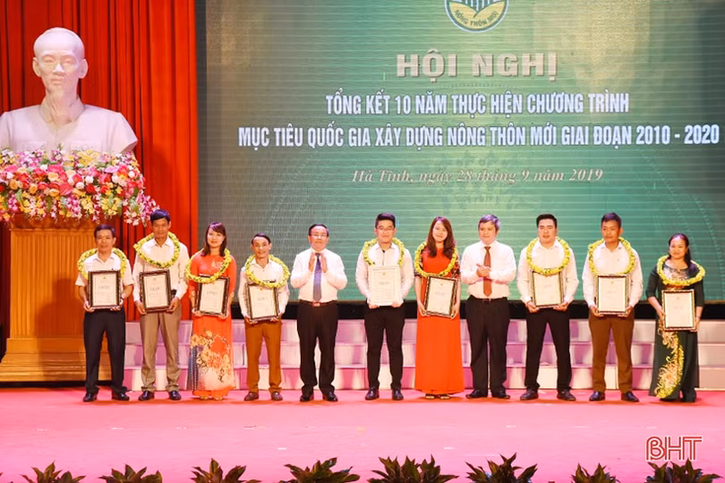 Phó Thủ tướng Vương Đình Huệ dự Hội nghị Tổng kết 10 năm xây dựng nông thôn mới Hà Tĩnh