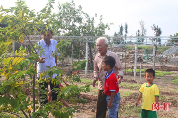 Ông bà mẫu mực, cháu con hiếu thảo trong gia đình tứ đại đồng đường ở Hà Tĩnh