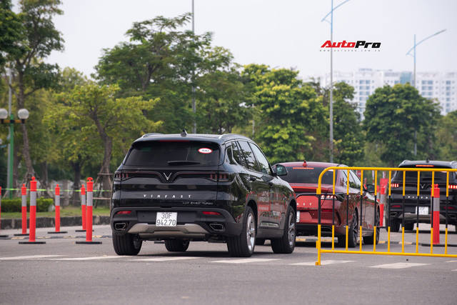 Chủ xe VinFast Lux và Fadil được đỗ xe miễn phí tại Vincom và Vinhomes trên toàn quốc trong 3 năm