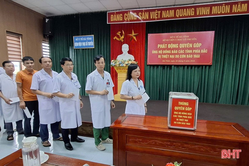 Cán bộ, nhân viên, người lao động Bệnh viện Y học cổ truyền quyên góp ủng hộ các tỉnh phía Bắc. 7.jpg