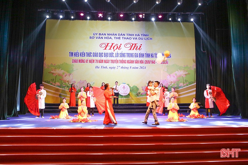 Các phần thi của đội Can Lộc đều có sự tham gia của các thành viên gia đình. Các phần thi của đội Can Lộc đều có sự tham gia của các thành viên gia đình.