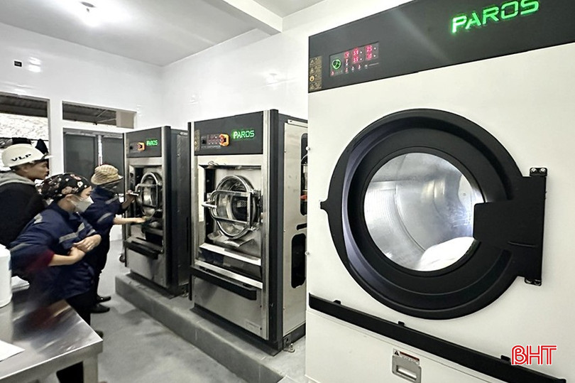 Thực hiện điều khoản trong thỏa ước lao động, phòng giặt sấy quần áo công suất lớn cho công nhân trị giá hàng trăm triệu đồng được Công ty CP Cảng Quốc tế Lào - Việt đầu tư lắp đặt. bqbht_br_3.jpg