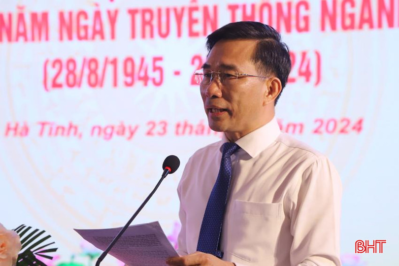 Giám đốc Sở VH-TT&DL Nguyễn Viết Trường trình bày diễn văn tại buổi gặp mặt truyền thống. 5.jpg