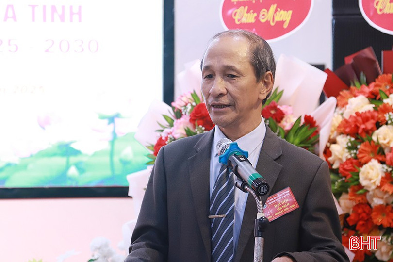 Chủ tịch Hội Khoa học Lịch sử tỉnh Nguyễn Trí Sơn báo cáo hoạt động của hội trong nhiệm kỳ 2018 - 2024. bqbht_br_8.jpg