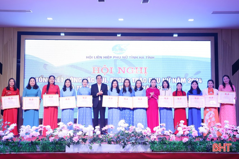 Hội LHPN tỉnh biểu dương các tập thể, cá nhân có thành tích xuất sắc trong các phong trào thi đua, cuộc thi khởi nghiệp. bqbht_br_10.jpg