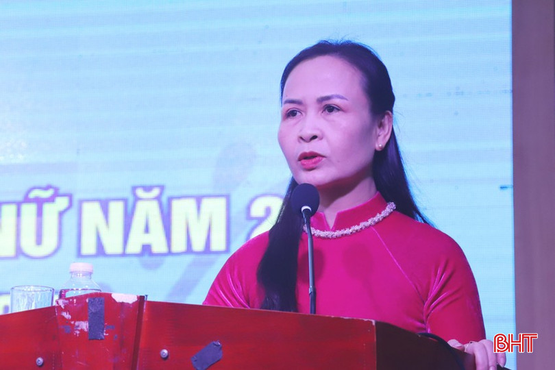 Chủ tịch Hội LHPN tỉnh Nguyễn Thị Lệ Hà phát biểu tại hội nghị. bqbht_br_6.jpg