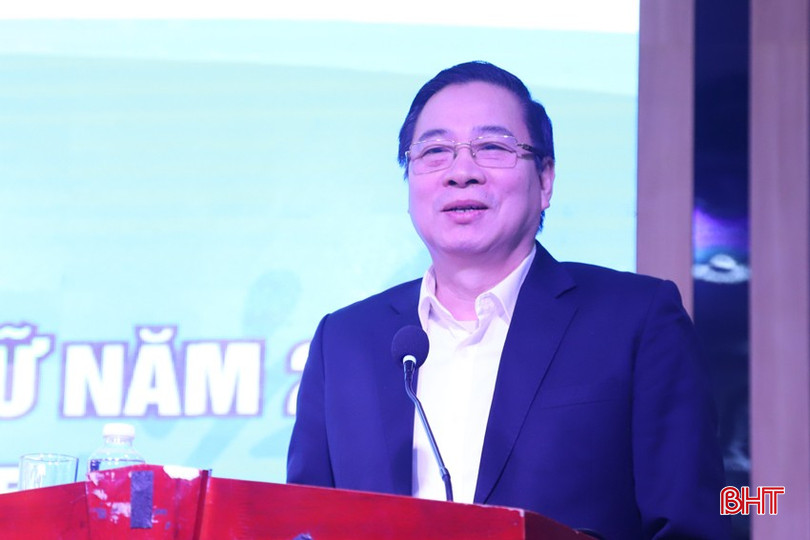 Phó trưởng Ban Dân vận Tỉnh ủy Bùi Xuân Thập phát biểu tại hội nghị. bqbht_br_6-9729.jpg