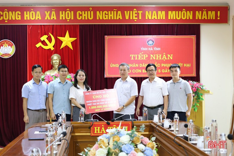 Công ty TNHH Hồ Tây MTV trao hỗ trợ cho Hà Tĩnh sau cơn bão số 5.