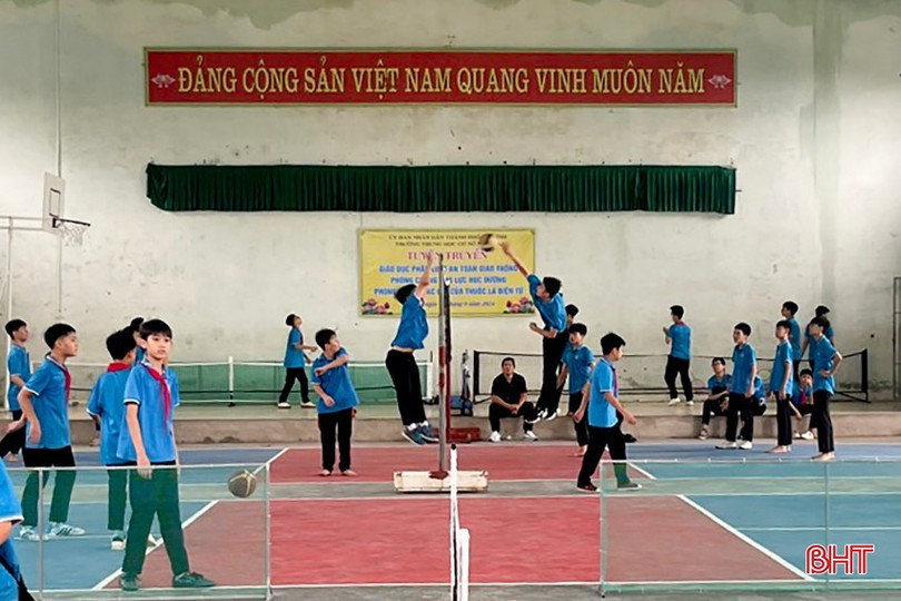 Được nghỉ ngày thứ Bảy giúp học sinh có thêm thời gian vui chơi, giải trí. 14-2670.jpg