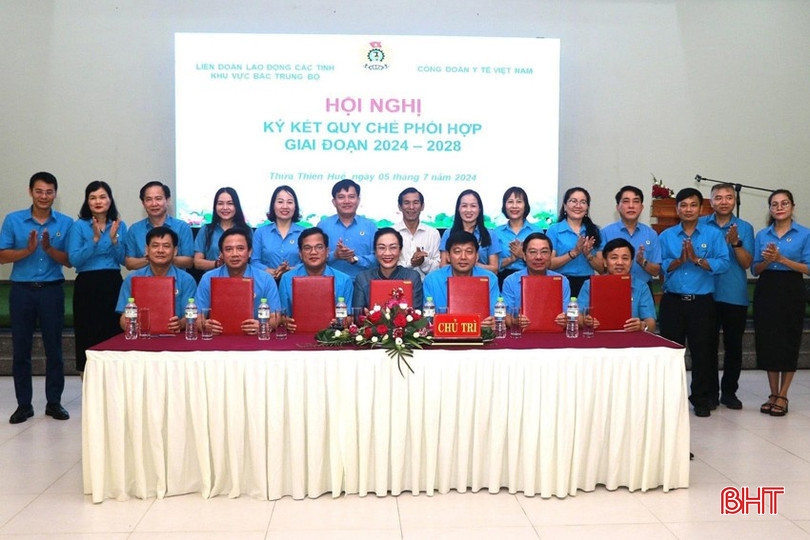 Công đoàn Hà Tĩnh ngày càng nâng cao vị thế trong hệ thống tổ chức Công đoàn Việt Nam. Trong ảnh: LĐLĐ tỉnh tham gia ký kết quy chế phối hợp giữa công đoàn các tỉnh Bắc Trung bộ và Công đoàn Y tế Việt Nam. bqbht_br_4-3377.jpg