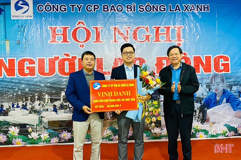 Công ty CP Bao bì Sông La Xanh dành 3 tỷ đồng để thưởng Tết cho người lao động. bqbht_br_2.jpg