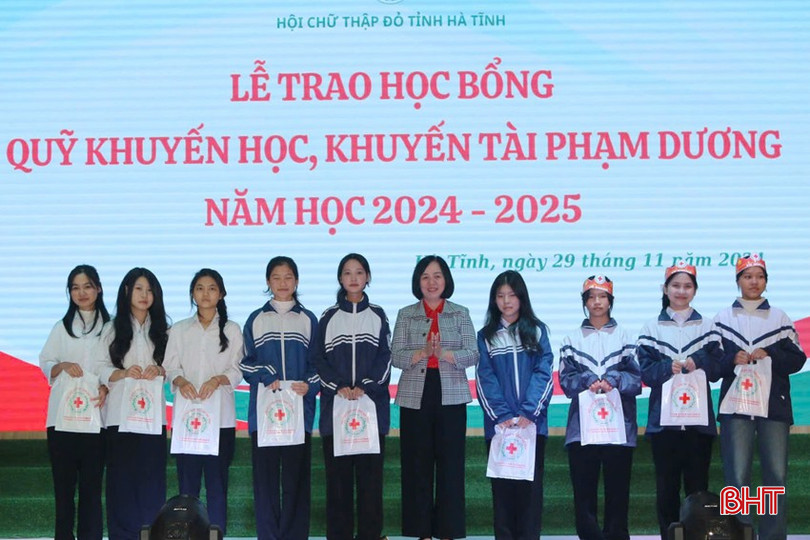 Năm học 2024 - 2025, Quỹ Phạm Dương đồng ý tài trợ cho 839 học sinh, sinh viên; trong đó, 539 em được gia hạn từ các năm trước và 300 em được đề xuất mới với giá trị hỗ trợ ước tính hơn 7 tỷ đồng. Năm học 2024 - 2025, Quỹ Phạm Dương đồng ý tài trợ cho 839 học sinh, sinh viên; trong đó, 539 em được gia hạn từ các năm trước và 300 em được đề xuất mới với giá trị hỗ trợ ước tính hơn 7 tỷ đồng.