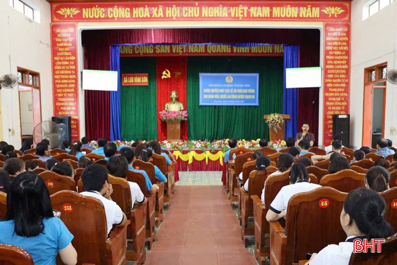 Liên đoàn Lao động huyện Thạch Hà tổ chức hội nghị tuyên truyền pháp luật cho cán bộ công đoàn, người lao động trên địa bàn. 7-1837-9290.jpg
