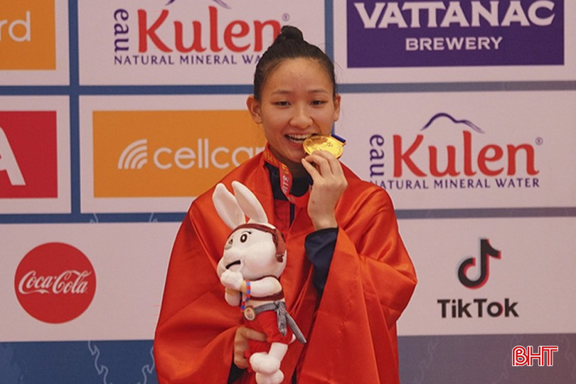 VĐV Karate Hoàng Thị Mỹ Tâm - người đã giành 3 HCV Giải Vô địch Karate châu Á năm 2021. 10.jpg