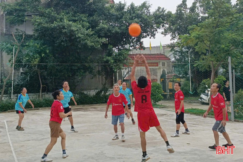Khuôn viên nhà văn hóa là nơi người dân phường Kỳ Hoa (TX Kỳ Anh) gặp gỡ, giao lưu, tăng cường sự gắn kết. bqbht_br_7.jpg
