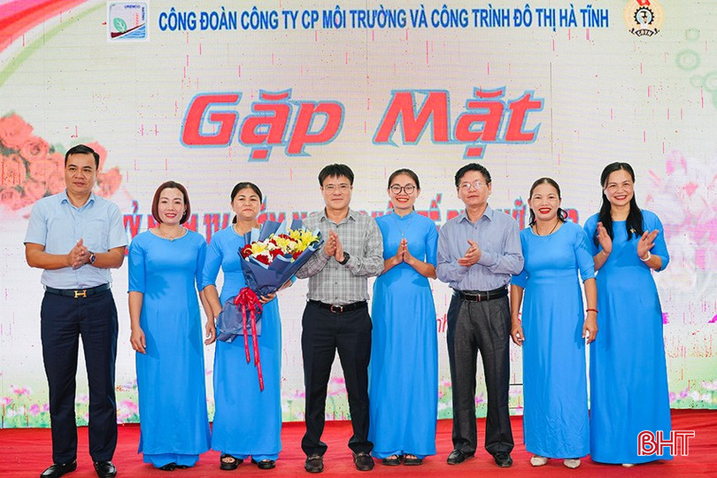 Lãnh đạo Công ty CP Môi trường và Công trình đô thị Hà Tĩnh thường xuyên quan tâm, động viên chị em trong thời gian cao điểm, các dịp lễ, tết. bqbht_br_1.jpg