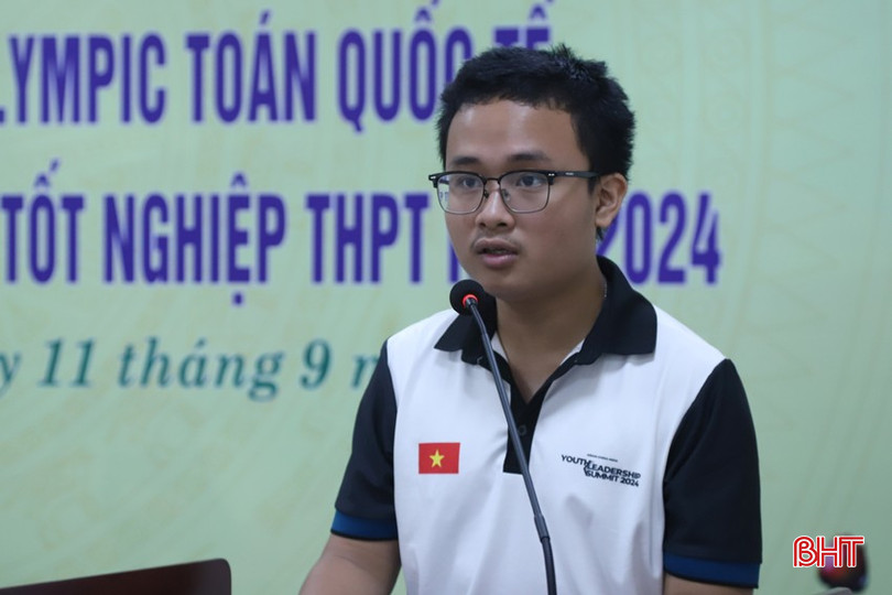 Em Trần Minh Hoàng thay mặt các học sinh được nhận thưởng phát biểu. 4.jpg