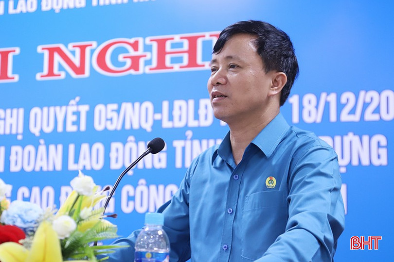 Chủ tịch LĐLĐ tỉnh Nguyễn Văn Danh phát biểu tại hội nghị. bqbht_br_8.jpg