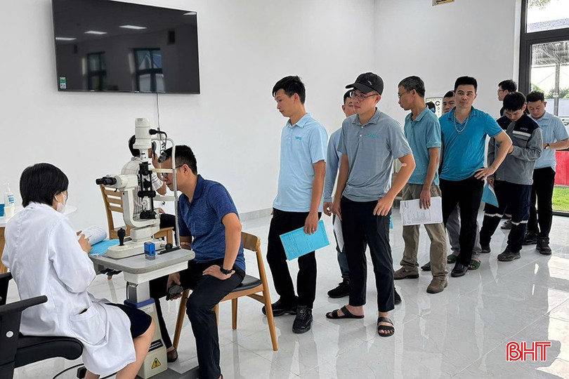 Khám sức khỏe định kỳ cho người lao động là quy định bắt buộc đối với các doanh nghiệp tại khu kinh tế Vũng Áng. Khám sức khỏe định kỳ cho người lao động là quy định bắt buộc đối với các doanh nghiệp tại khu kinh tế Vũng Áng.