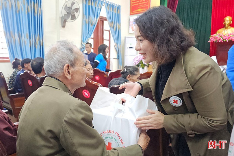 Các chương trình thiện nguyện góp phần sẻ chia với người dân có hoàn cảnh khó khăn.