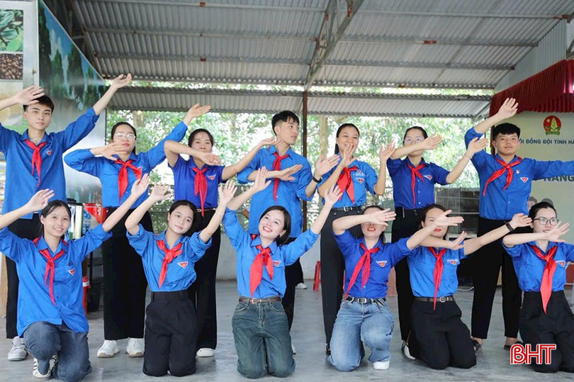 Đội ngũ cán bộ đoàn, đội tập huấn nghiệp vụ công tác tại địa bàn dân cư dịp hè. bqbht_br_1.jpg
