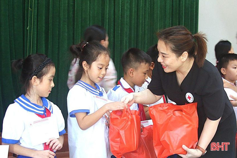 Các chương trình thiện nguyện được hội chữ thập đỏ triển khai sâu rộng, hiệu quả. 3.jpg